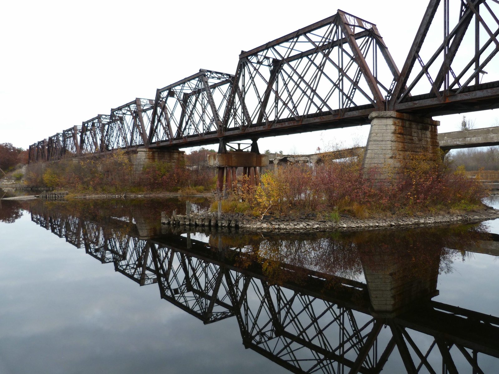 Overview of bridge.  Photo credit: Nathan Holth (Historicbridges.org); used with permission.